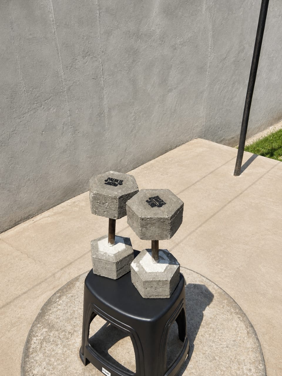 Mukajam concrete dumbbells