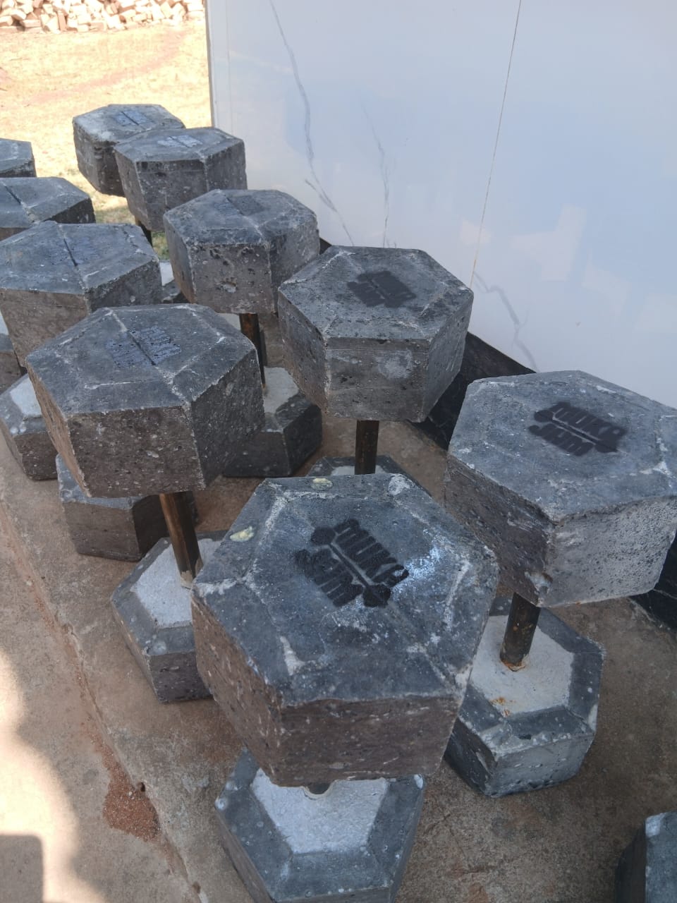 Mukajam concrete dumbbells