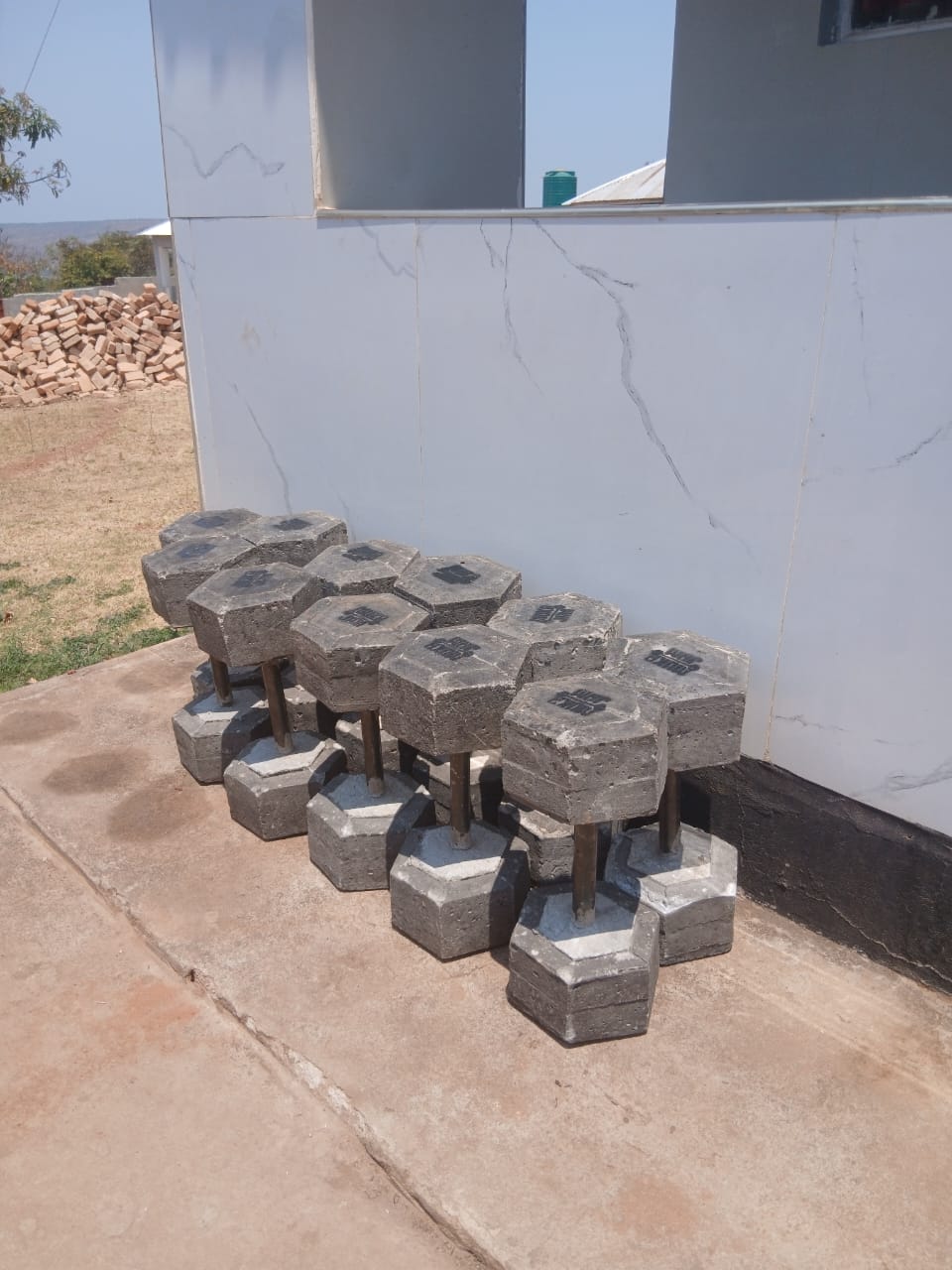 Mukajam concrete dumbbells